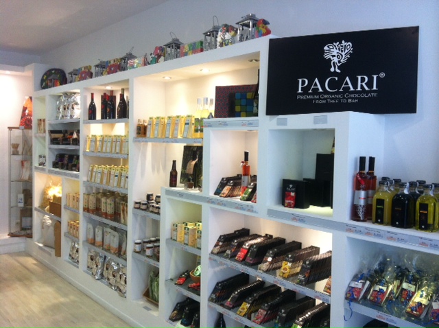 EL CORTE INGLES, PACARI y COPADE donarán el 3% de las ventas de los chocolates Pacari en la prestigiosa cadena de tiendas.